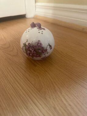Vintage Hammersley VICTORIAN VIOLET Purple Flowers Potpourri Ball